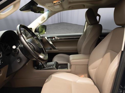 Used 2022 Lexus GX 460 Premium AWD/4WD image 2