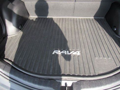 Used 2014 Toyota RAV4 Limited AWD/4WD image 40
