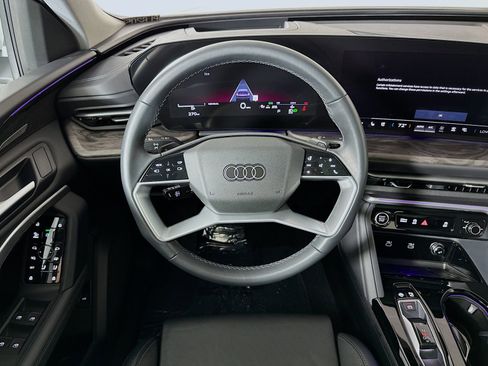 Used 2025 Audi Q5 Premium Plus w/ Premium Plus AWD/4WD image 5