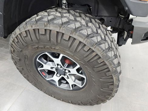 Used 2020 Jeep Wrangler Unlimited Rubicon w/ LED Lighting Group AWD/4WD image 3