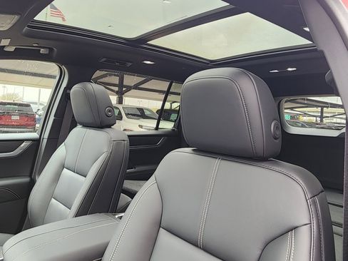 New 2025 GMC Acadia Elevation w/ Super Cruise Package image 17