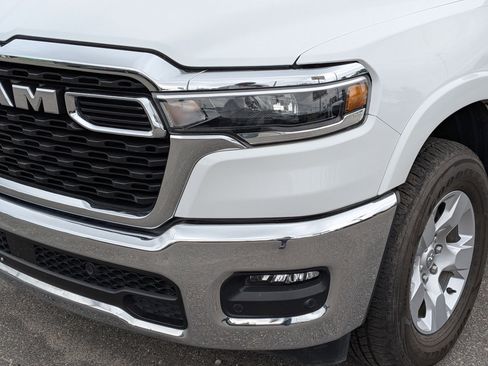 Used 2025 RAM 1500 Big Horn AWD/4WD image 9