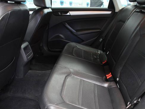 Used 2012 Volkswagen Passat TDI SE FWD image 16