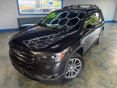 Used 2017 GMC Acadia SLT AWD/4WD image 1