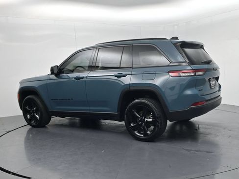 Used 2026 Jeep Grand Cherokee Limited w/ Limited Altitude Package AWD/4WD image 5