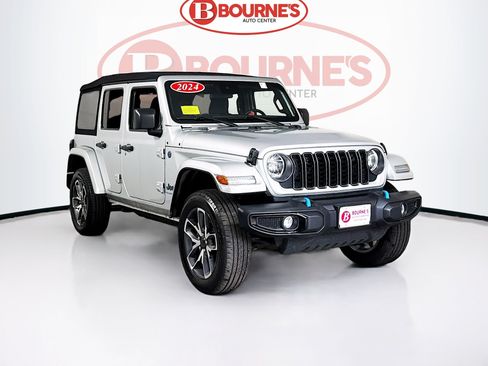 Used 2024 Jeep Wrangler Unlimited w/ Convenience Group AWD/4WD image 1