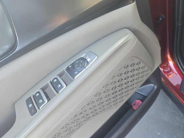 Used 2026 Kia Carnival FWD image 11