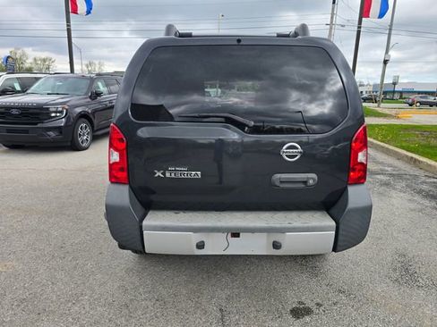 Used 2015 Nissan Xterra S image 4