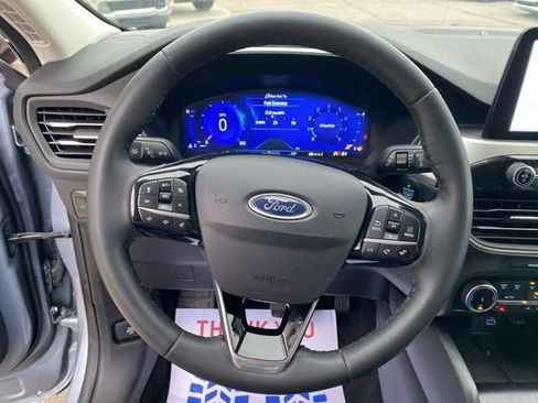 Used 2022 Ford Escape SEL w/ Technology Package FWD image 13