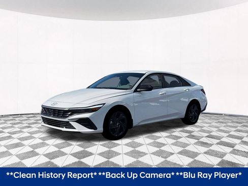 Used 2026 Hyundai Elantra Sport FWD image 2