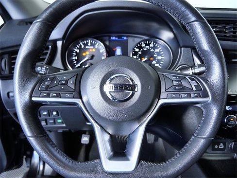 Used 2019 Nissan Rogue SV image 20