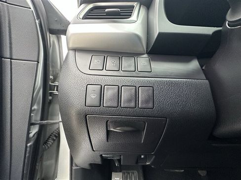 Used 2019 Toyota Highlander XLE AWD/4WD image 50