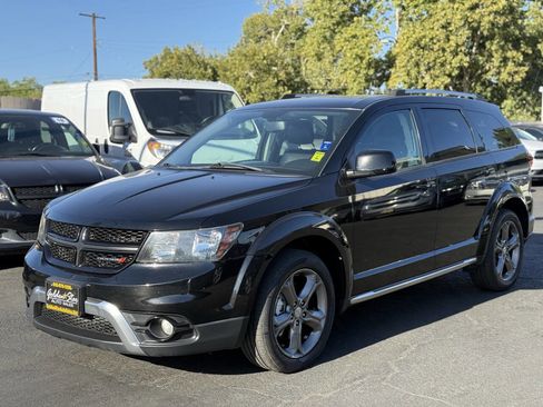 Used 2017 Dodge Journey Crossroad w/ Popular Equipment Group image 2