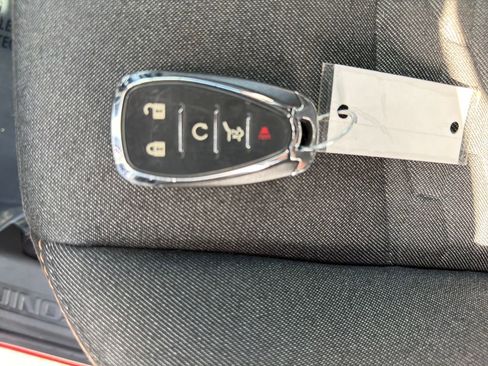 Used 2019 Chevrolet Equinox LT FWD image 30