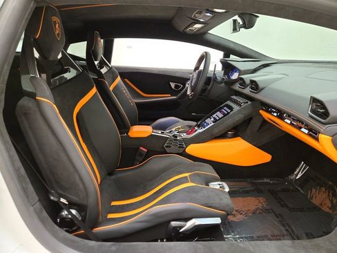 Used 2023 Lamborghini Huracan Tecnica image 23
