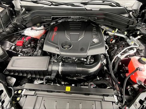 New 2025 Alfa Romeo Stelvio Sprint image 11