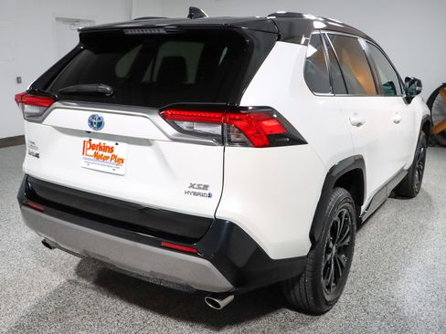 Used 2022 Toyota RAV4 XSE AWD/4WD image 7