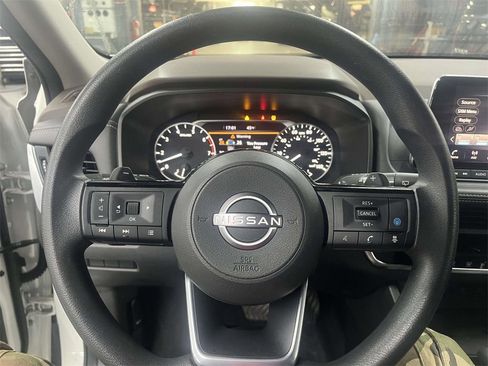 Used 2023 Nissan Rogue SV w/ SV Premium B Package image 22