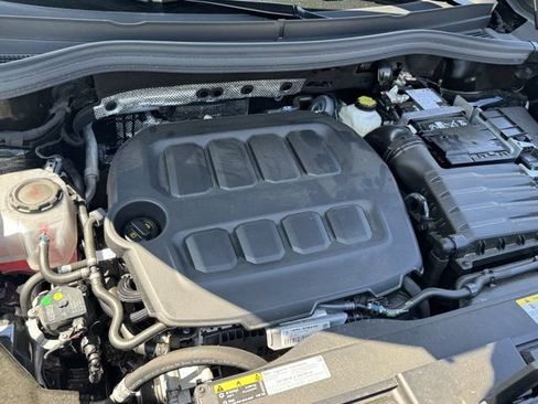 Used 2026 Volkswagen Tiguan SE AWD/4WD image 28