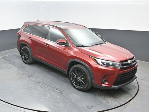 Used 2019 Toyota Highlander SE AWD/4WD image 19