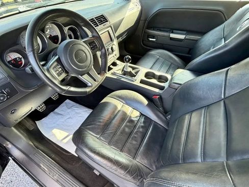 Used 2014 Dodge Challenger R/T RWD image 3