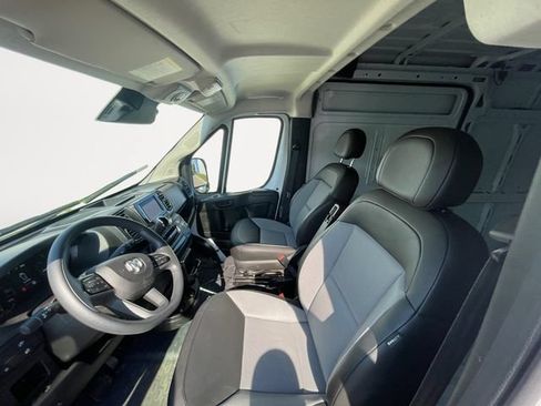 Used 2026 RAM ProMaster 2500 w/ Convenience Group FWD image 9