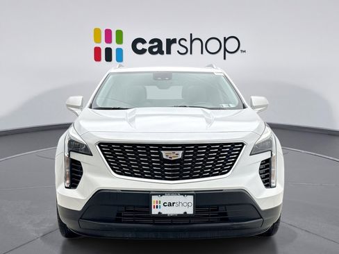 Used 2022 Cadillac XT4 Luxury w/ Cold Weather Package image 8