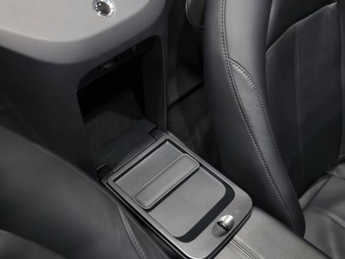 Used 2022 Aston Martin V8 Vantage image 33