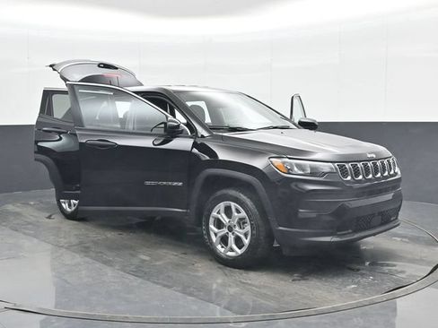 Used 2025 Jeep Compass Sport w/ Mopar Graphics Package AWD/4WD image 46