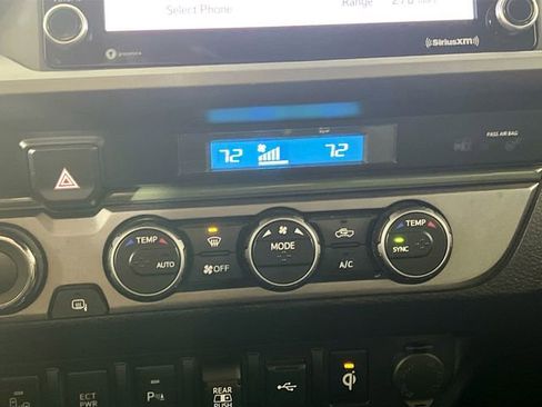 Used 2021 Toyota Tacoma TRD Off-Road w/ Technology Package image 16