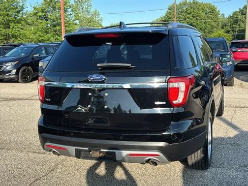 Used 2016 Ford Explorer XLT w/ Equipment Group 202A AWD/4WD image 28