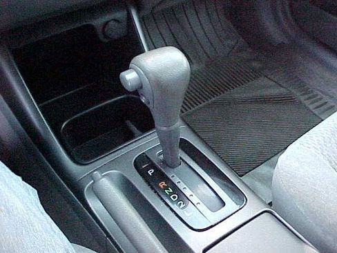 Used 2002 Toyota Camry LE w/ Pkg 2 FWD image 25