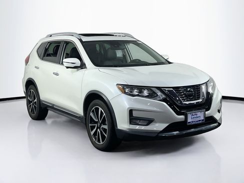 Used 2020 Nissan Rogue SL w/ Premium Package image 3