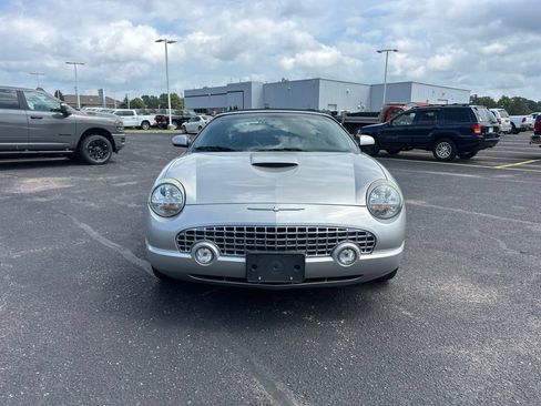 Used 2004 Ford Thunderbird RWD image 3
