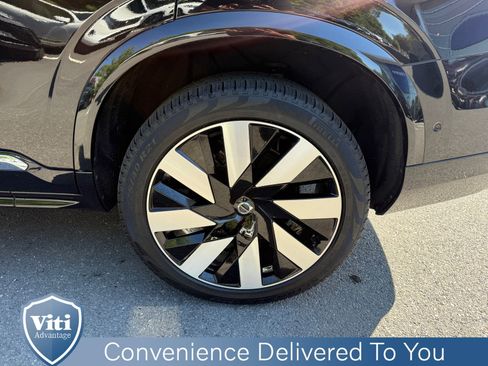Certified 2023 Volvo XC90 T8 Ultimate w/ Protection Package Premier image 13