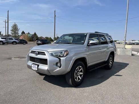 Used 2024 Toyota 4Runner TRD Off-Road Premium image 3