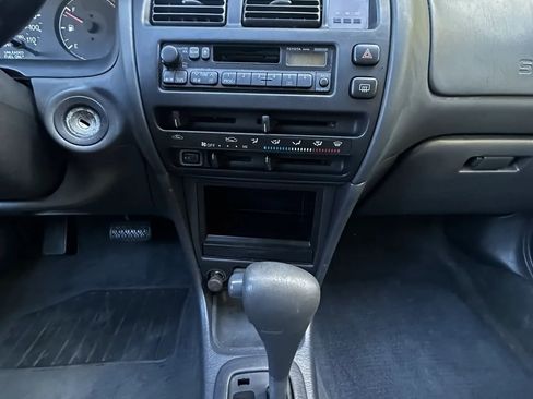 Used 1995 Toyota Corolla DX FWD image 27