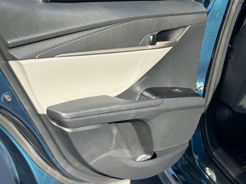 Used 2025 Toyota Camry SE w/ Convenience Package image 28