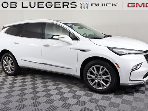 Certified 2023 Buick Enclave Essence w/ Experience Buick Package AWD/4WD image 2