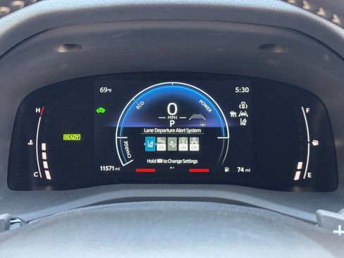 Used 2025 Toyota Camry SE FWD image 17