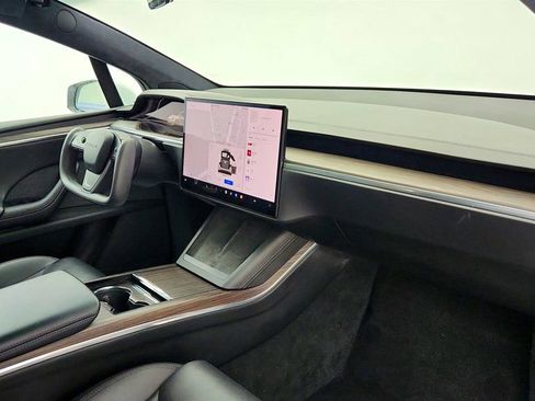 Used 2023 Tesla Model X image 30