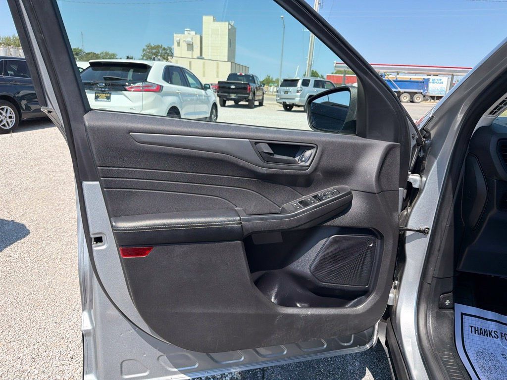 Used 2023 Ford Escape Active w/ Cold Weather Package FWD image 11