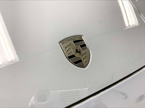 Certified 2025 Porsche Cayenne Turbo AWD/4WD image 34