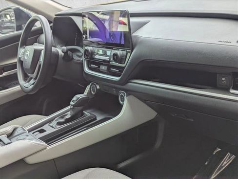 Used 2025 Toyota Grand Highlander AWD Hybrid image 22