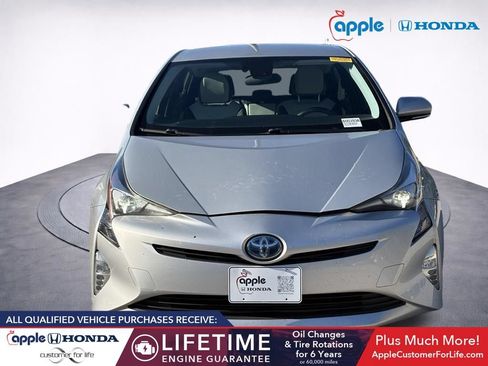 Used 2017 Toyota Prius Four FWD image 2