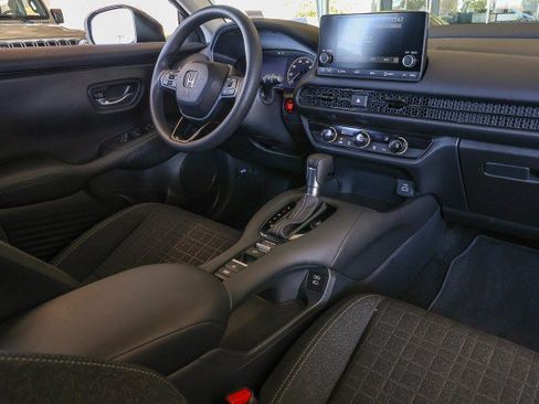 Used 2025 Honda HR-V LX image 33