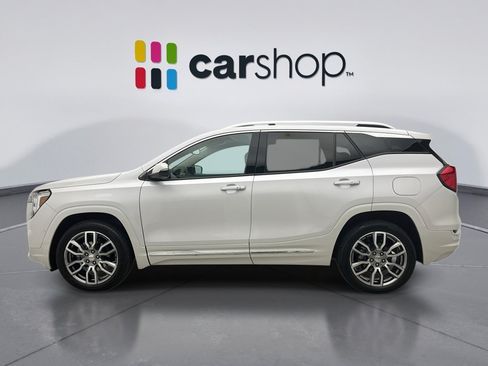 Used 2024 GMC Terrain Denali w/ Denali Premium Package AWD/4WD image 2