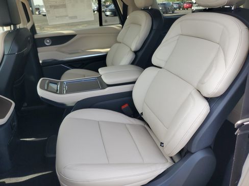 New 2027 Lincoln Navigator L Reserve AWD/4WD image 31