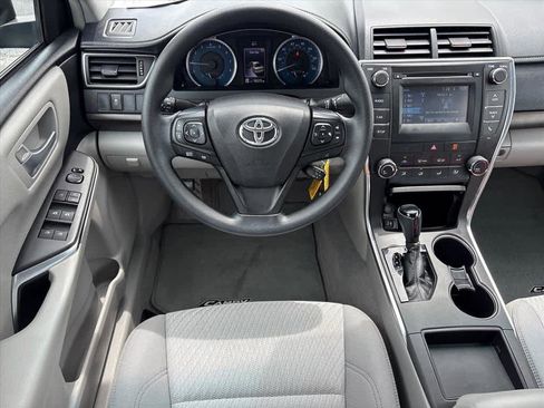 Used 2016 Toyota Camry LE FWD image 4