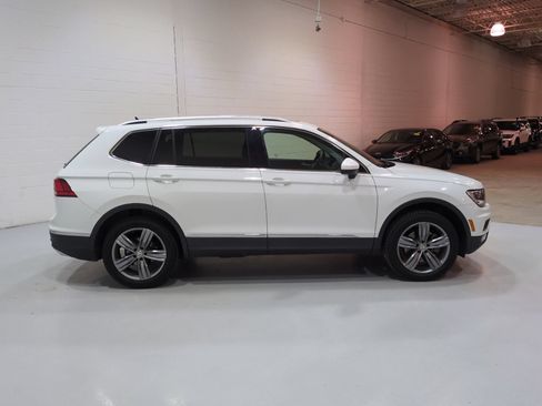 Used 2020 Volkswagen Tiguan SEL AWD/4WD image 2